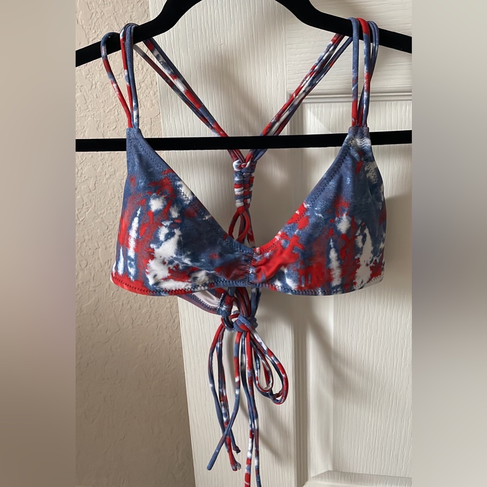 Volcom bikini top size small